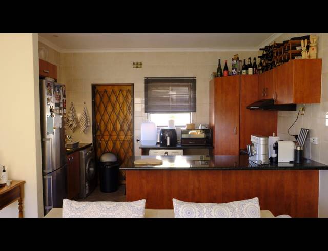 3 BEDROOM TOWNHOUSE RENTED IN LORRAINE